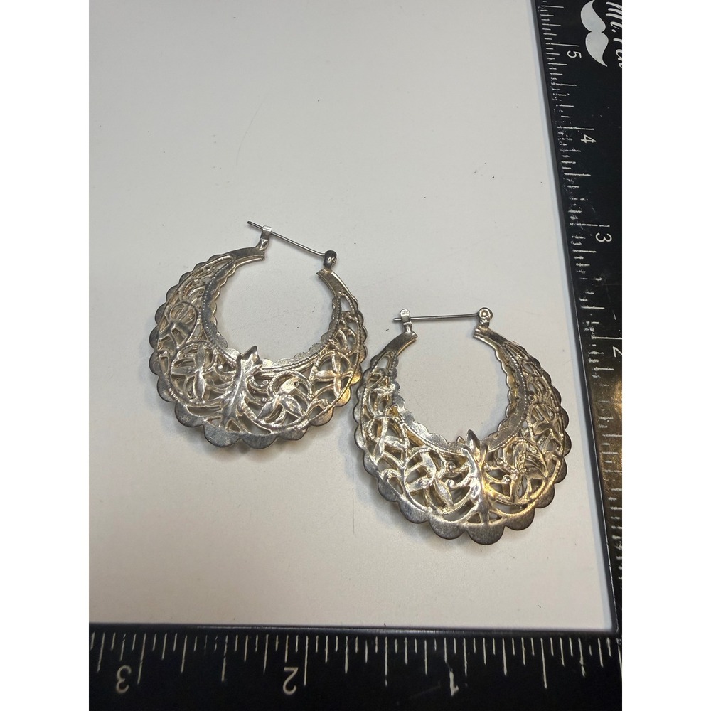 Silver Tone Filigree Hoop Earrings Scalloped Edge Openwork Boho Latch Back